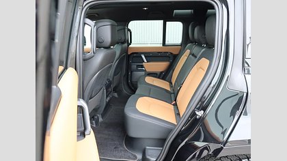 Defender 110 82
