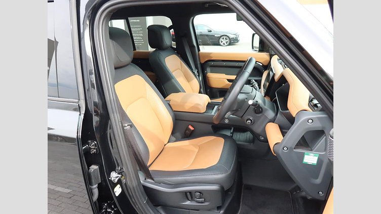 2023 認定中古車 Land Rover Defender 110 サントリーニブラック D300 AWD（AT） X-DYNAMIC HSE