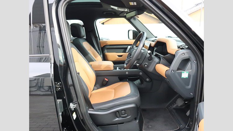 2023 認定中古車 Land Rover Defender 110 サントリーニブラック D300 AWD（AT） X-DYNAMIC HSE
