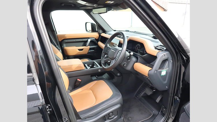 2023 認定中古車 Land Rover Defender 110 サントリーニブラック D300 AWD（AT） X-DYNAMIC HSE