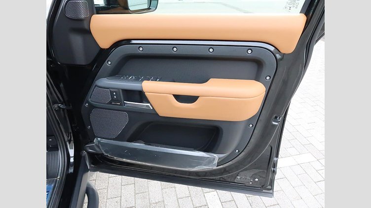 2023 認定中古車 Land Rover Defender 110 サントリーニブラック D300 AWD（AT） X-DYNAMIC HSE