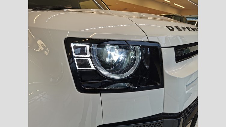 2024 認定中古車 Land Rover Defender 130 フジホワイト D300 AWD（AT） X-DYNAMIC HSE