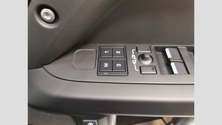 2025 認定中古車 Land Rover Defender 110 カルパチアングレイ D350 ディーゼルマイルドハイブリッド X-Dynamic SE