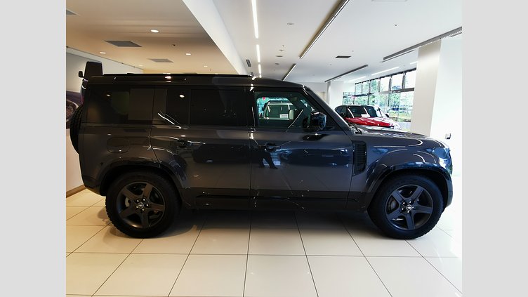 2025 認定中古車 Land Rover Defender 110 カルパチアングレイ D350 ディーゼルマイルドハイブリッド X-Dynamic SE