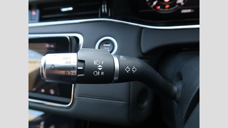 2019 認定中古車 Land Rover Range Rover Evoque フィレンツェレッド D180 R-DYNAMIC SE