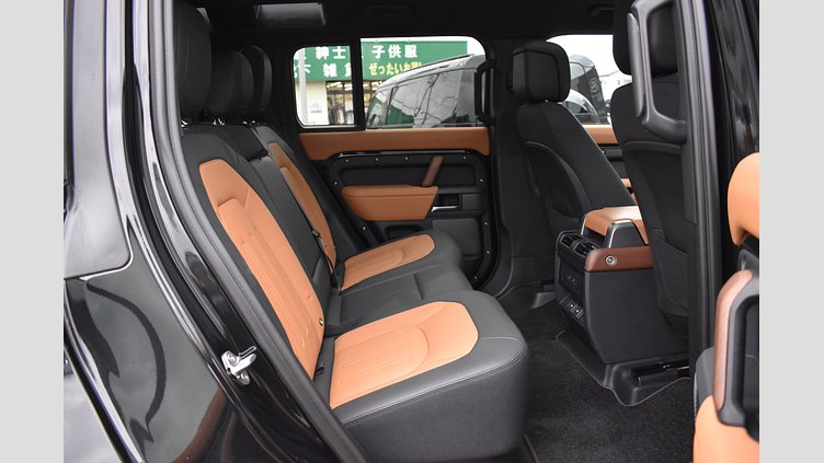 2023 認定中古車 Land Rover Defender 110 サントリーニブラック D300 AWD（AT） X