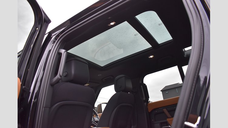 2023 認定中古車 Land Rover Defender 110 サントリーニブラック D300 AWD（AT） X