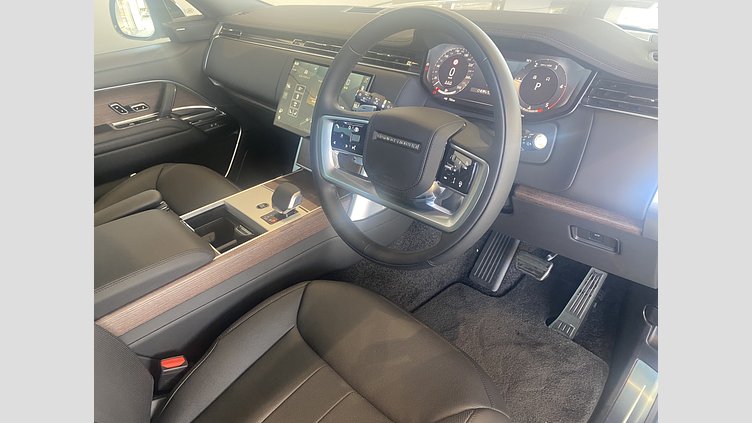 2025 認定中古車 Land Rover Range Rover ヴァレジネブルー D350 AWD MHEV（AT） スタンダードホイールベース SE