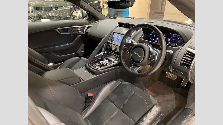 2020 認定中古車 Jaguar F-Type シリコンシルバー P300 オートマチック 後輪駆動 F-TYPEクーペ R-DYNAMIC