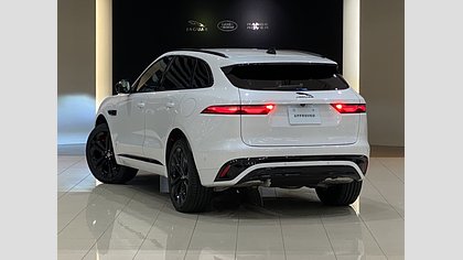 F-Pace 1