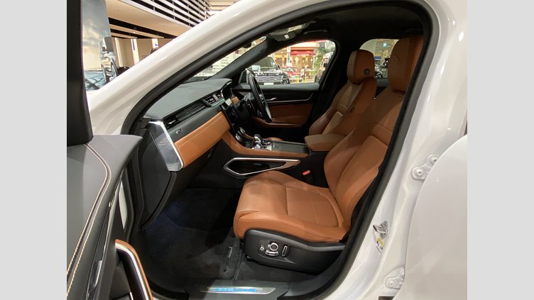 2024 認定中古車 Jaguar F-Pace オストゥーニパールホワイト P400e ガソリン プラグインハイブリッド R-DYNAMIC HSE