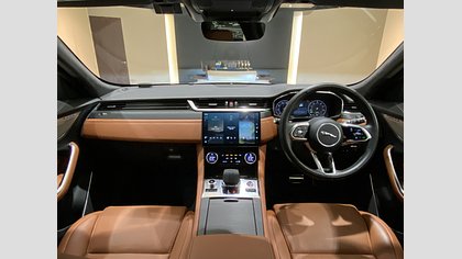 F-Pace 3