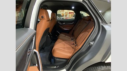 F-Pace 4