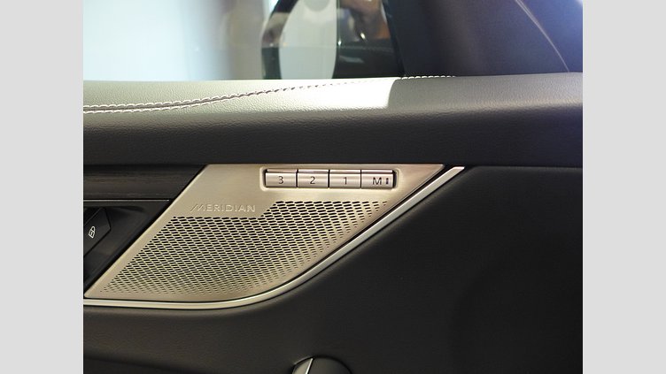 2023 認定中古車 Jaguar F-Pace フィレンツェレッド D204 AWD（オートマチック）MHEV R-DYNAMIC SE　D200