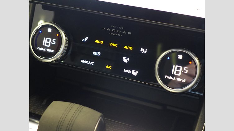 2023 認定中古車 Jaguar F-Pace フィレンツェレッド D204 AWD（オートマチック）MHEV R-DYNAMIC SE　D200
