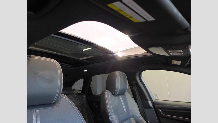 2023 認定中古車 Jaguar F-Pace フィレンツェレッド D204 AWD（オートマチック）MHEV R-DYNAMIC SE　D200