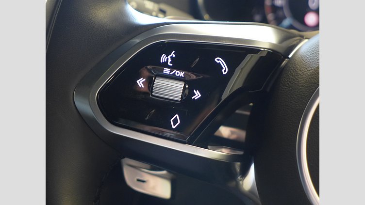 2023 認定中古車 Jaguar F-Pace フィレンツェレッド D204 AWD（オートマチック）MHEV R-DYNAMIC SE　D200