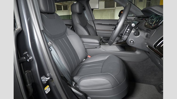 2025 認定中古車 Land Rover Range Rover Sport カルパチアングレイ D300マイルドハイブリッド スタンダードホイールベース Dynamic SE