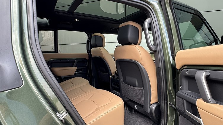 2026 Nowy Land Rover Defender 110 Woolstone Green D350 MHEV z silnikiem wysokoprężnym X-Dynamic HSE