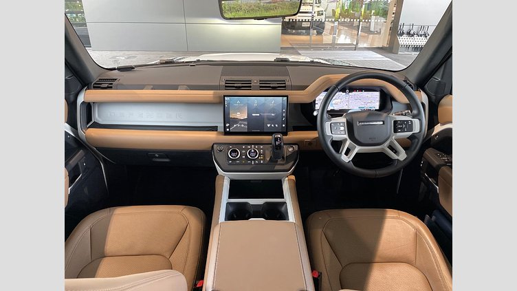 2025 認定中古車 Land Rover Defender 90 フジホワイト D350 ディーゼルマイルドハイブリッド X-Dynamic HSE