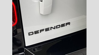 Defender 90 69