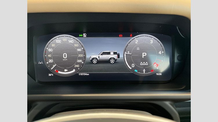 2025 認定中古車 Land Rover Defender 90 フジホワイト D350 ディーゼルマイルドハイブリッド X-Dynamic HSE