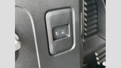 Defender 90 52