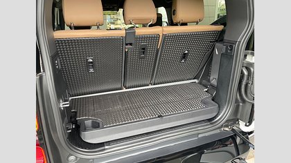 Defender 90 51