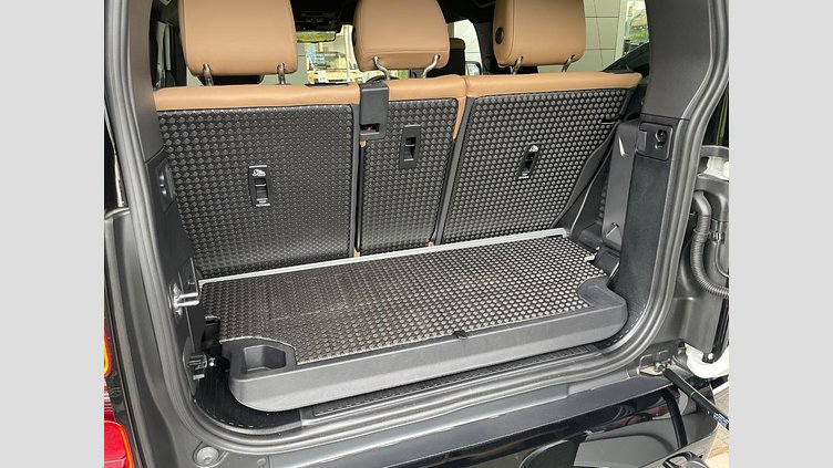 2025 認定中古車 Land Rover Defender 90 フジホワイト D350 ディーゼルマイルドハイブリッド X-Dynamic HSE
