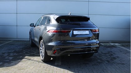 F-Pace 6