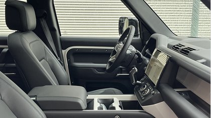 Defender 110 7