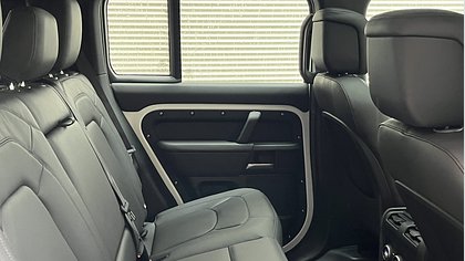 Defender 110 8