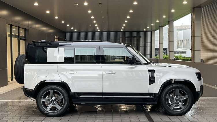 2026 新車 Land Rover Defender 110 (1CN) Borasco Grey 布拉斯卡灰 D250  輕油電混合 X-Dynamic SE
