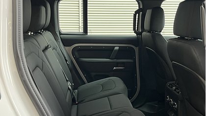 Defender 110 8