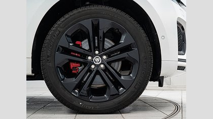 F-Pace 8