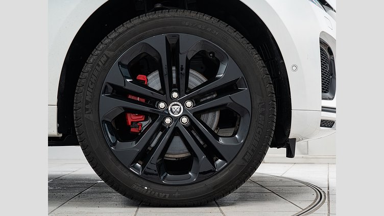 2024 認定中古車 Jaguar F-Pace オストゥーニパールホワイト P250 AWD（オートマチック） R-DYNAMIC HSE　P250