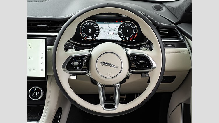 2024 認定中古車 Jaguar F-Pace オストゥーニパールホワイト P250 AWD（オートマチック） R-DYNAMIC HSE　P250