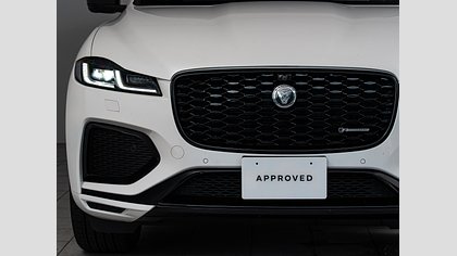 F-Pace 10