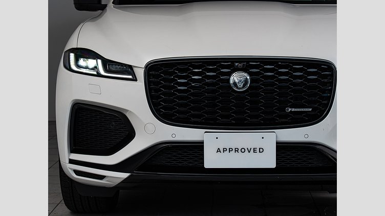 2024 認定中古車 Jaguar F-Pace オストゥーニパールホワイト P250 AWD（オートマチック） R-DYNAMIC HSE　P250