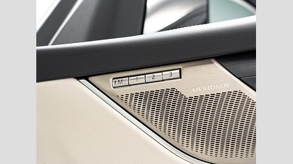 F-Pace 17