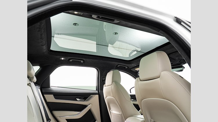 2024 認定中古車 Jaguar F-Pace オストゥーニパールホワイト P250 AWD（オートマチック） R-DYNAMIC HSE　P250