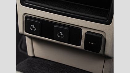F-Pace 15