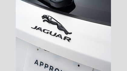 F-Pace 42