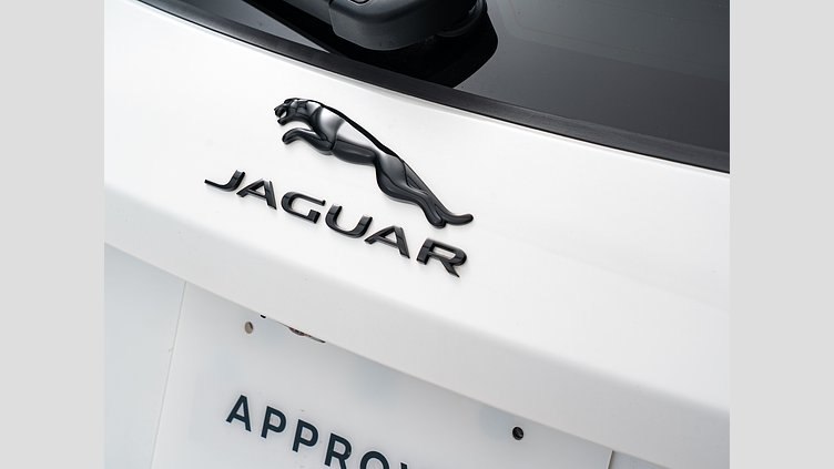 2024 認定中古車 Jaguar F-Pace オストゥーニパールホワイト P250 AWD（オートマチック） R-DYNAMIC HSE　P250
