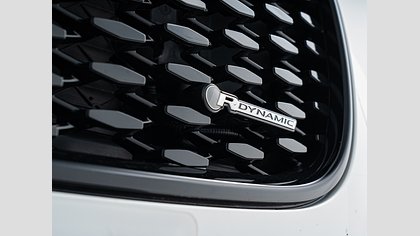 F-Pace 44