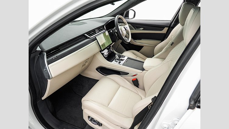 2024 認定中古車 Jaguar F-Pace オストゥーニパールホワイト P250 AWD（オートマチック） R-DYNAMIC HSE　P250
