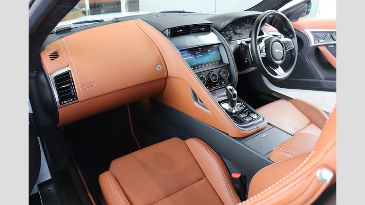 2021 認定中古車 Jaguar F-Type ユーロンホワイト P380 オートマチック 後輪駆動 F-TYPEクーペ R-DYNAMIC