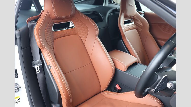 2021 認定中古車 Jaguar F-Type ユーロンホワイト P380 オートマチック 後輪駆動 F-TYPEクーペ R-DYNAMIC