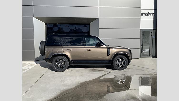 2024 SKLADOVÉ VOZIDLÁ Land Rover Defender 110 Gondwana Stone 3.0D I6 250PS X-Dynamic SE AWD Auto