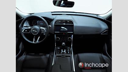2020 Käytetty Jaguar XE valkoinen D180 AWD Business Image 4